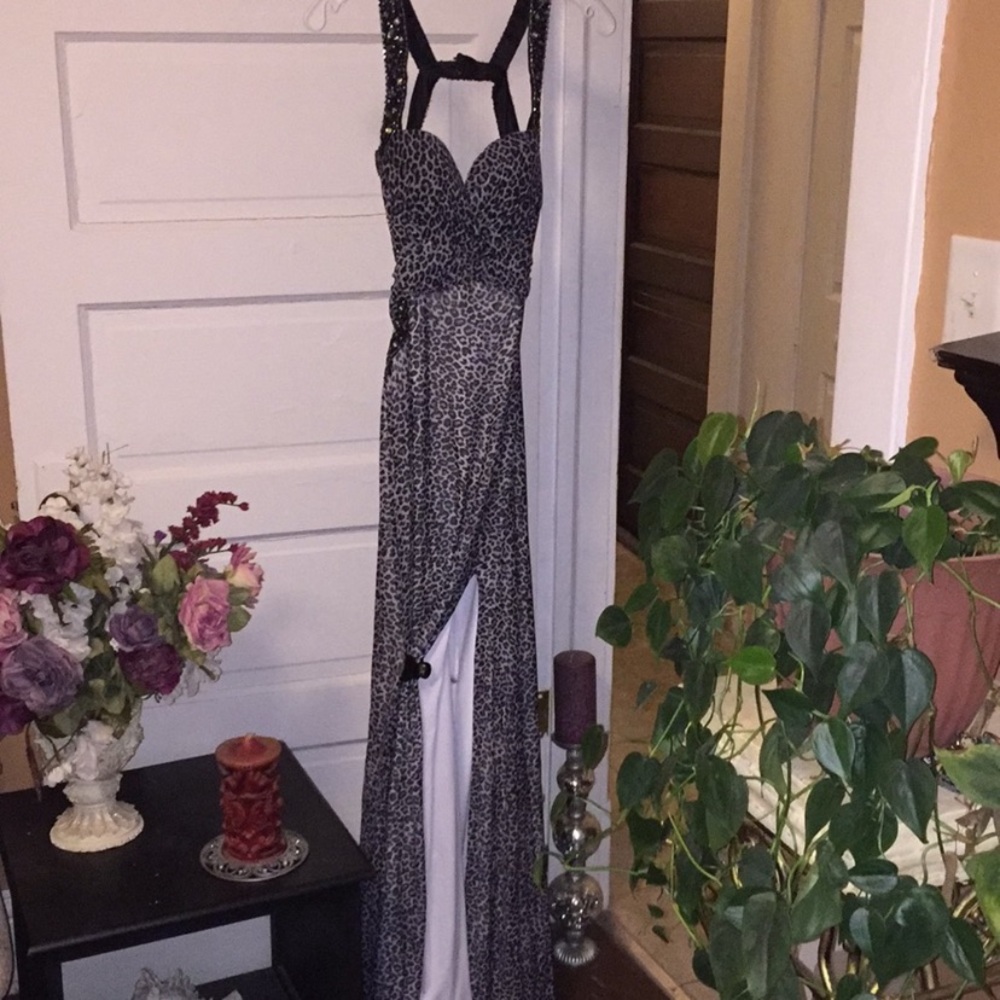 Formal gown exposed back. So gorgeous! Size S